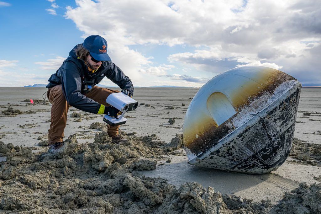 Private space capsule’s blistering return to Earth.