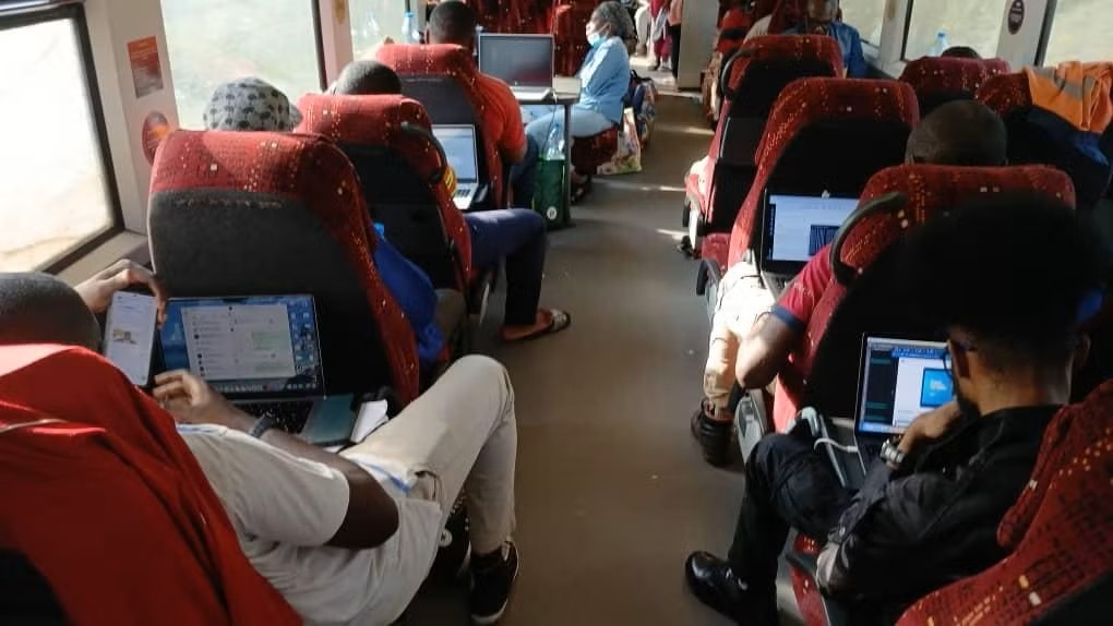 [Eutelsat and Airtel Gabon Bring Satellite Connectivity to Rail Passengers]